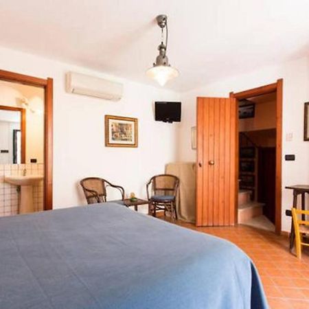 Bed and Breakfast Le Piccole Grotte Шилла Экстерьер фото
