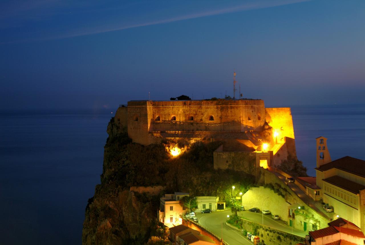 Bed and Breakfast Le Piccole Grotte Шилла Экстерьер фото