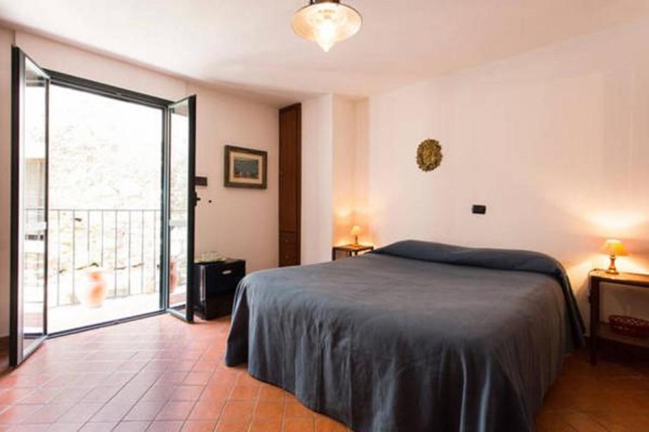 Bed and Breakfast Le Piccole Grotte Шилла Экстерьер фото